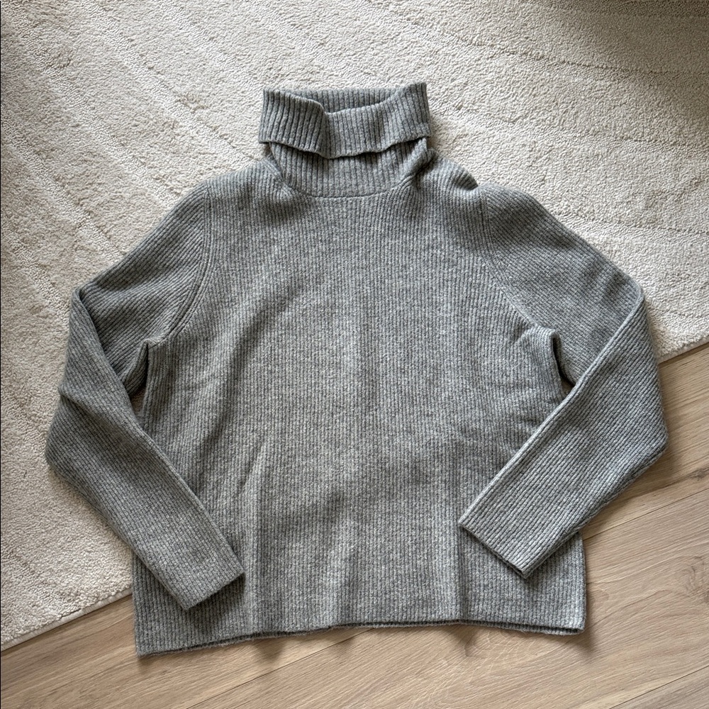NEW- Caslon Wool Gray Ribbed Turtleneck Sweater